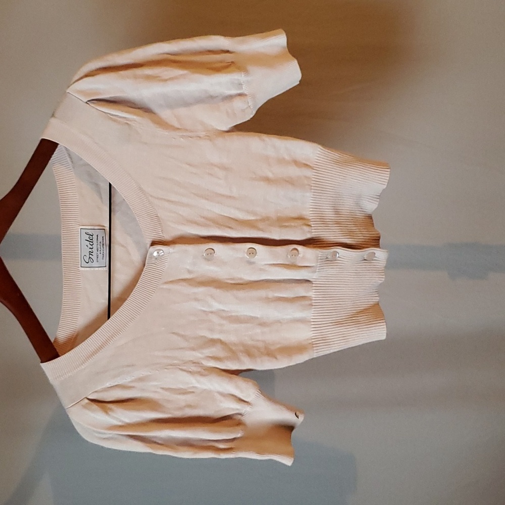 Snidel button up sweater top.